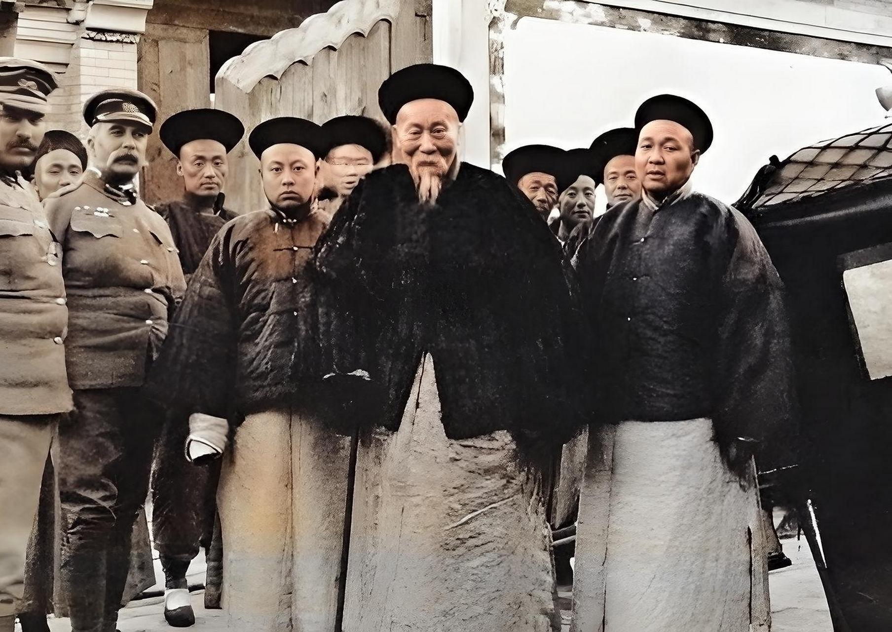 在1889年李鸿章生日当天,他向张佩纶介绍了自己22岁的女儿.