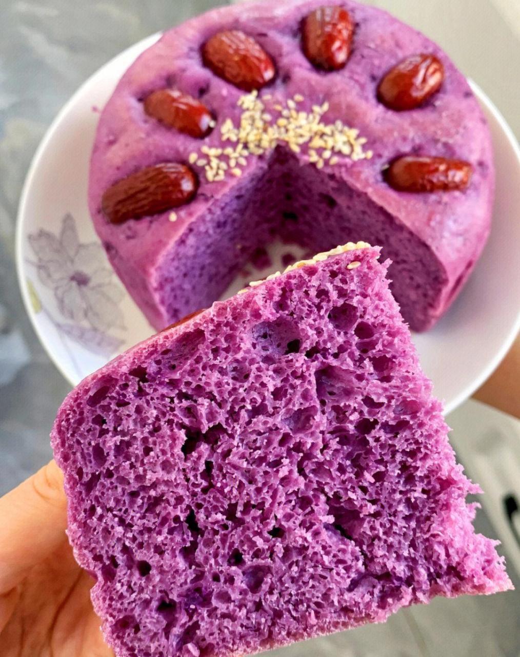 酵母,低筋粉,红枣 92做法: (1)牛奶135克 鸡蛋1个 紫薯100克 酵母粉