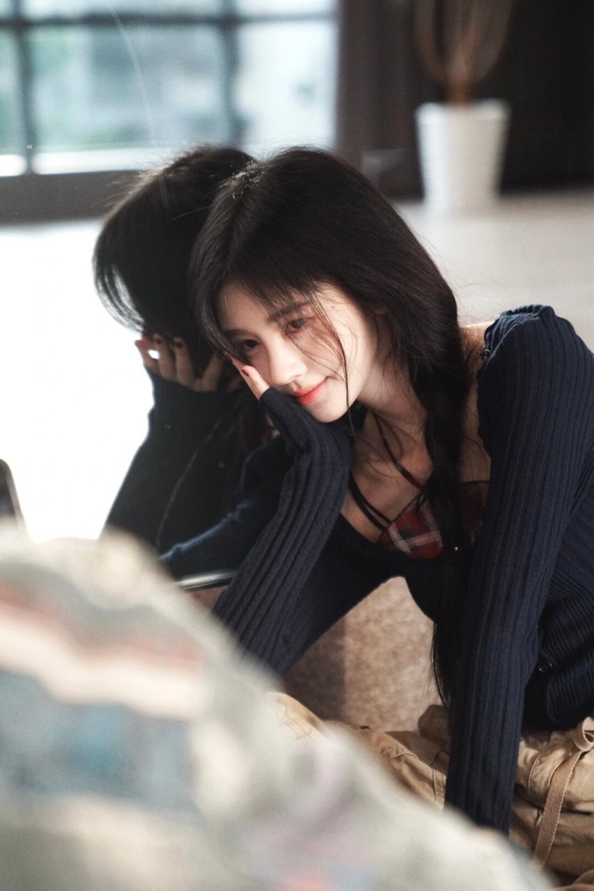 鞠婧祎淡妆好鲨我  鞠婧祎最新同款来啦!纯欲风永远的神!  啊!