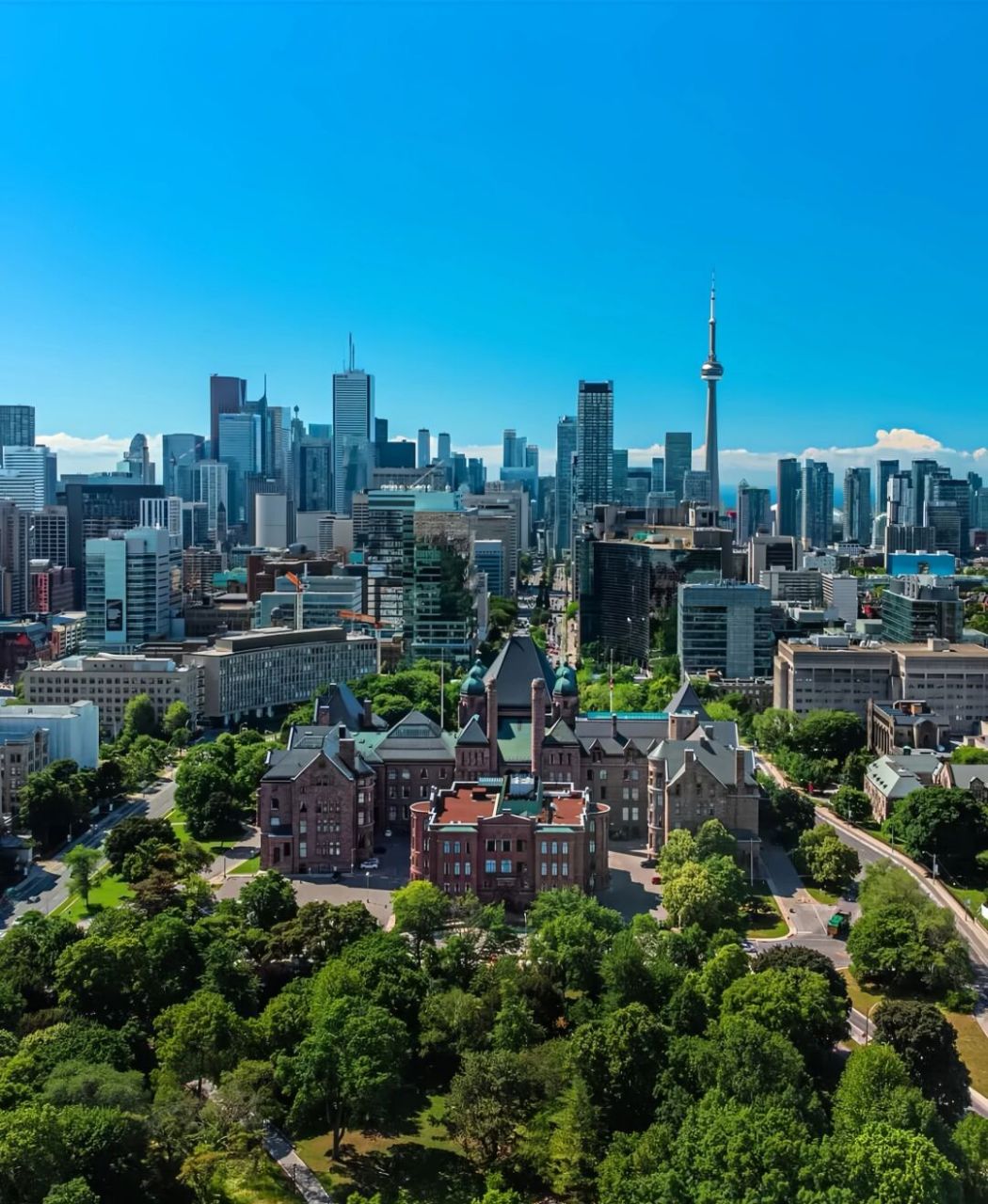 高楼不输芝加哥  多伦多,加拿大最大城市,市区人口290万人,人均gdp为