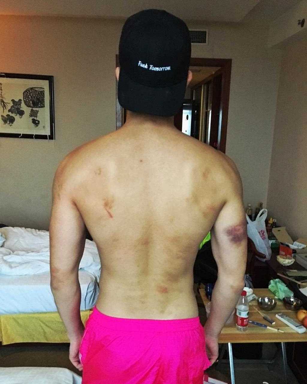 个子高,身材好,这大概就是张天爱和娜扎两位美女被徐开骋骗得团团转的