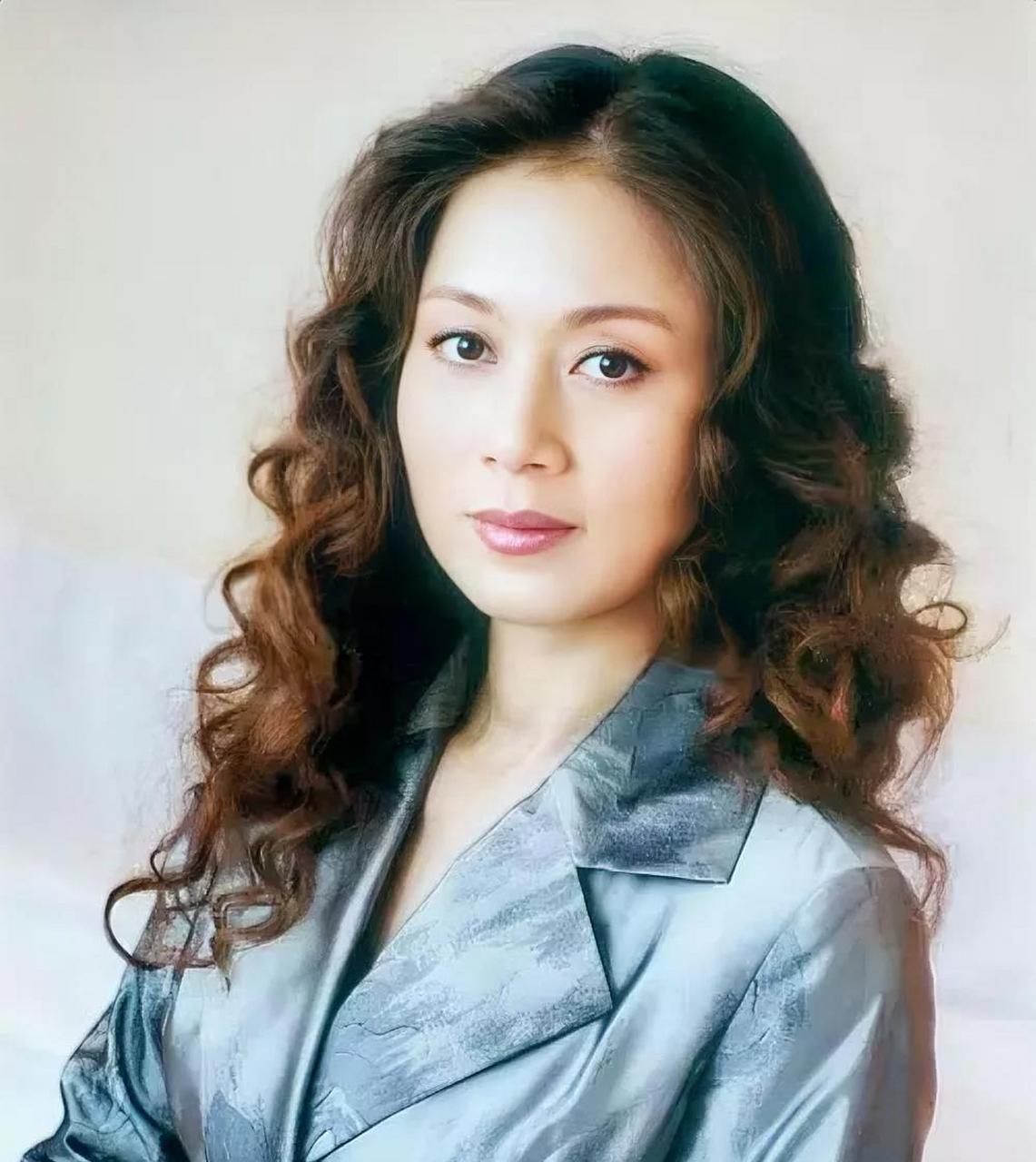 昨日公园偶遇她, 骂我就是一傻瓜.