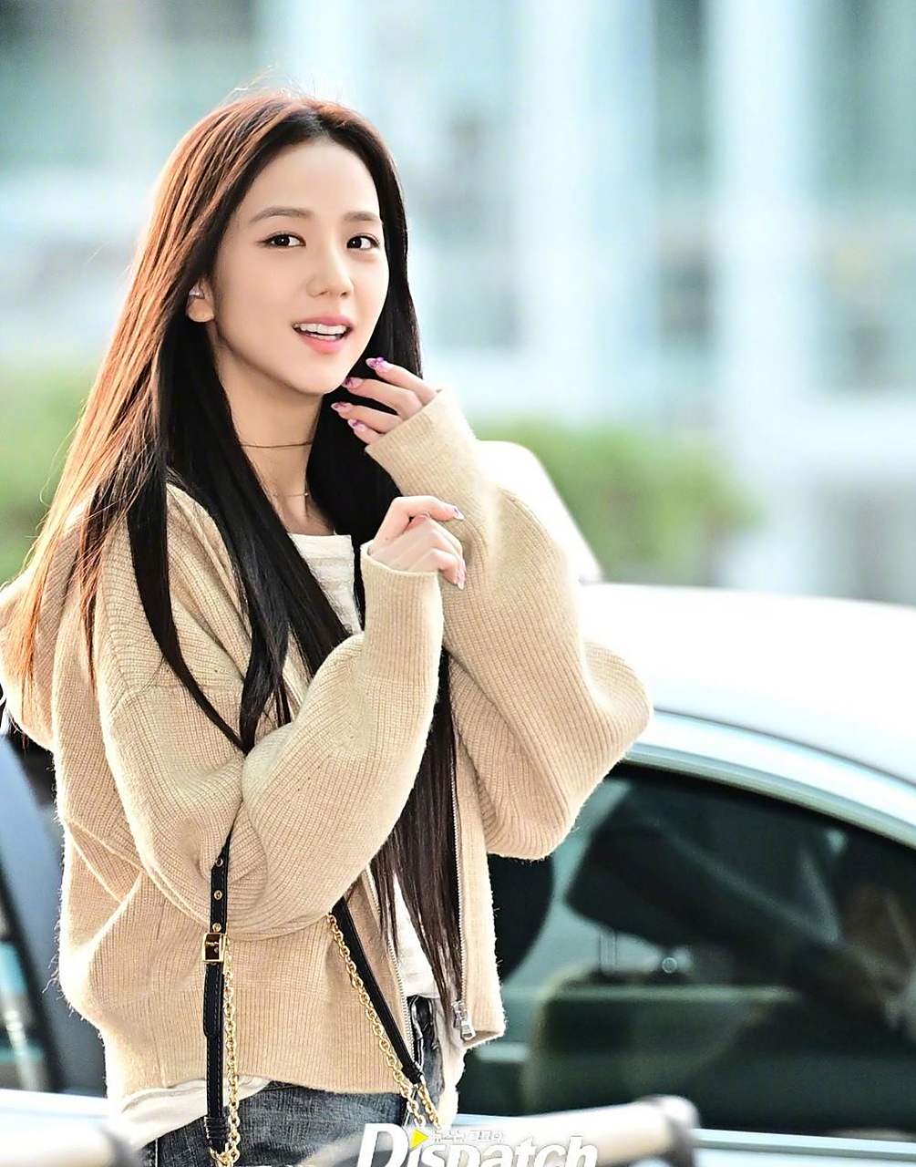 lisa金智秀牵手跑