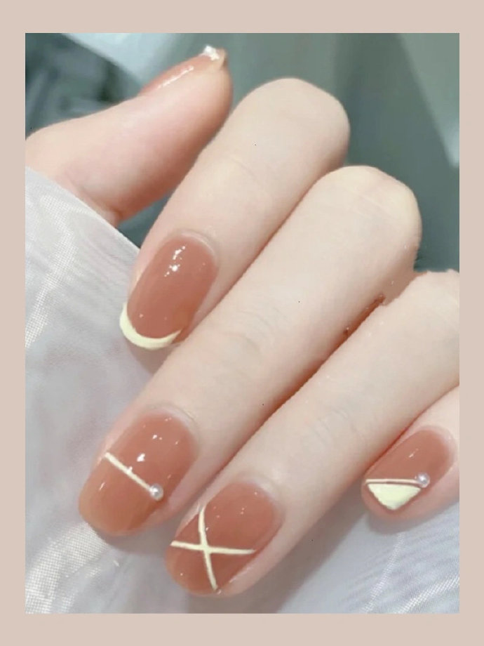 秋冬法式极简线条美甲合集,温柔又大气的款式,高级感满满!