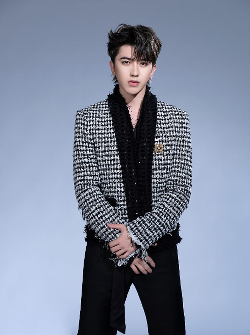 近日,歌手蔡徐坤被曝在2021年5月与c姓女生发生关系致对方怀孕打胎