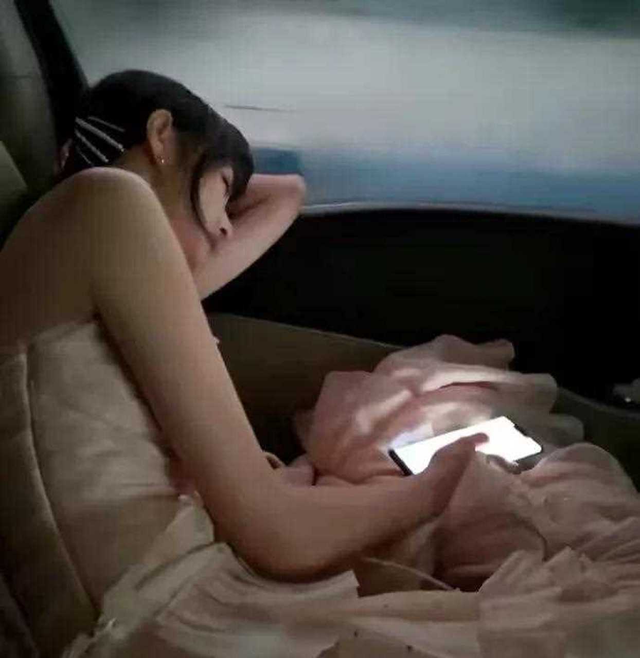 郑爽前经纪人张寒青为力挺发出声明:你们口中积德,她确实不完美合作