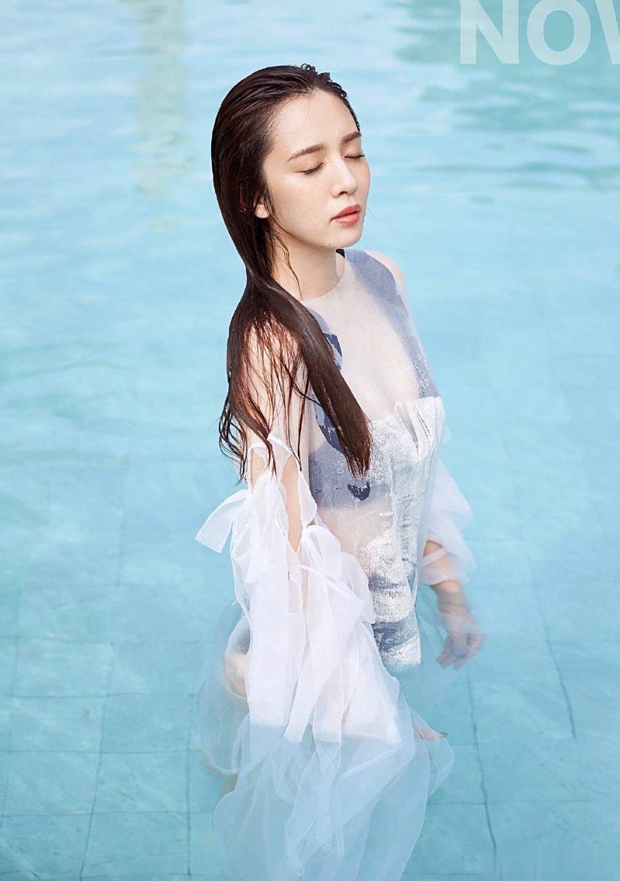 王晓晨 透明泳衣