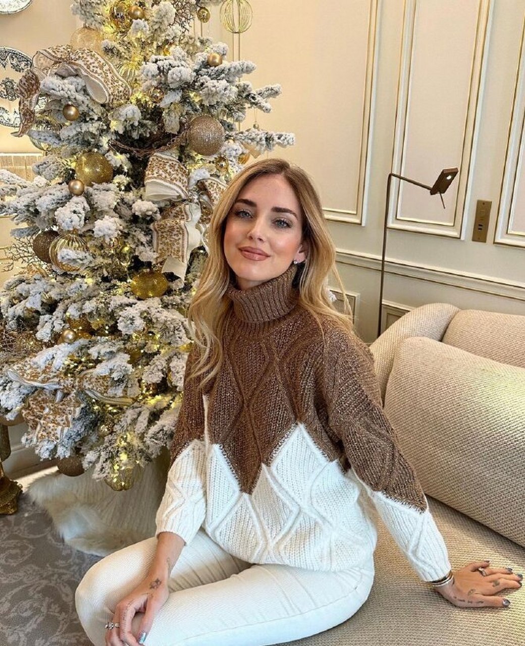 意大利时尚博主琪亚拉·法拉格尼(chiaraferragni)奶茶系冬季穿搭分享