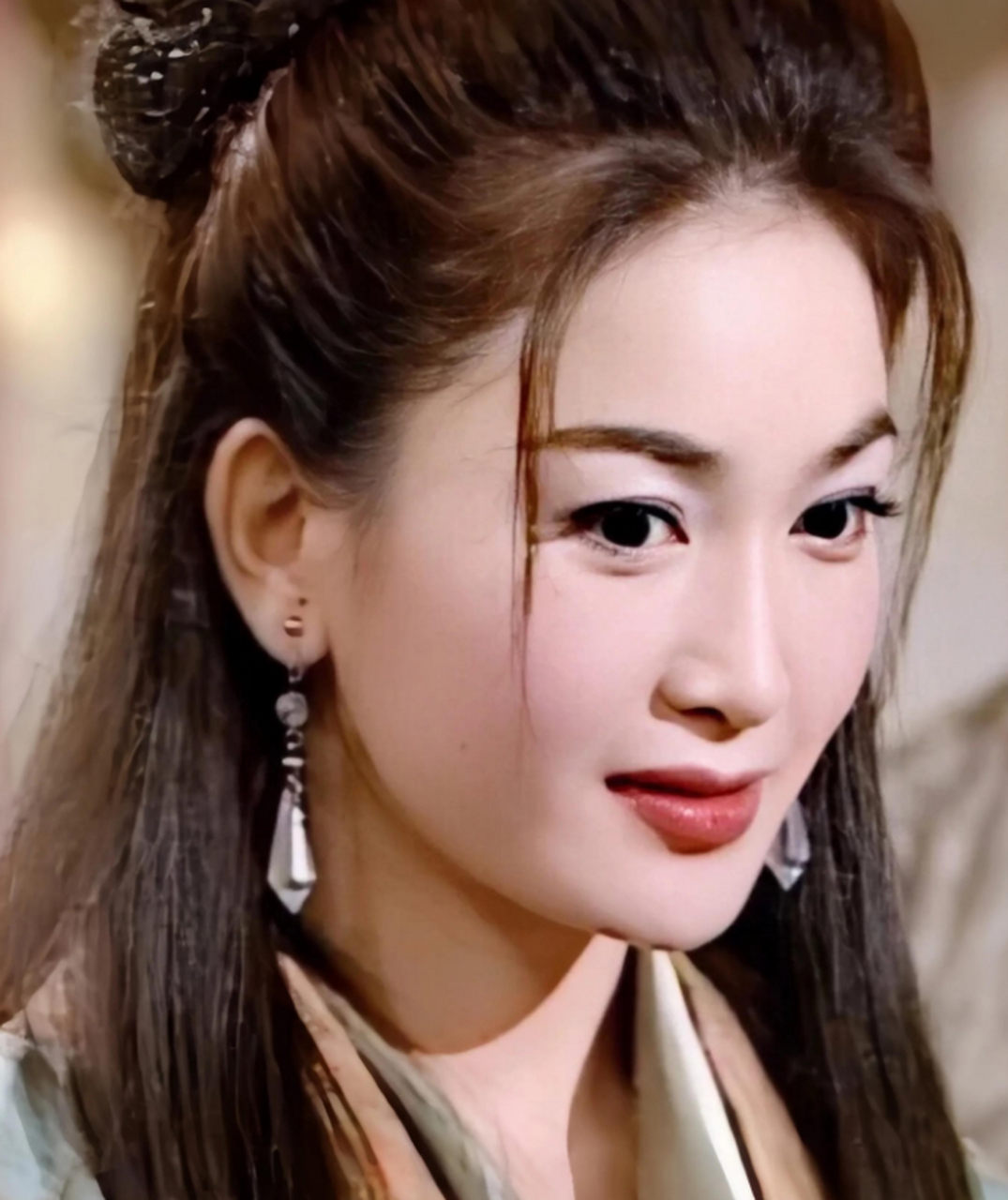 温碧霞的"苏妲己"没有浓妆艳抹,就演出了蛇蝎美人的样子,太美!