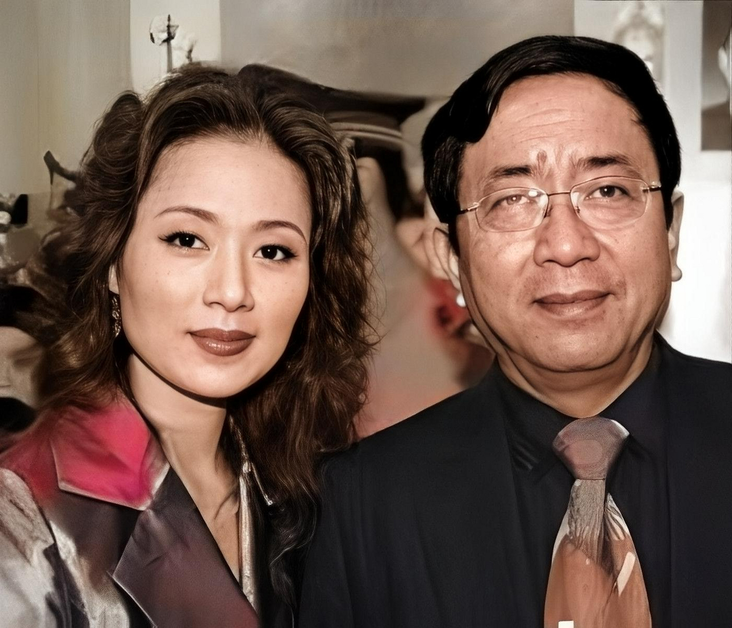 马兰嫁给他后,正是在她事业的顶峰,她选择了退