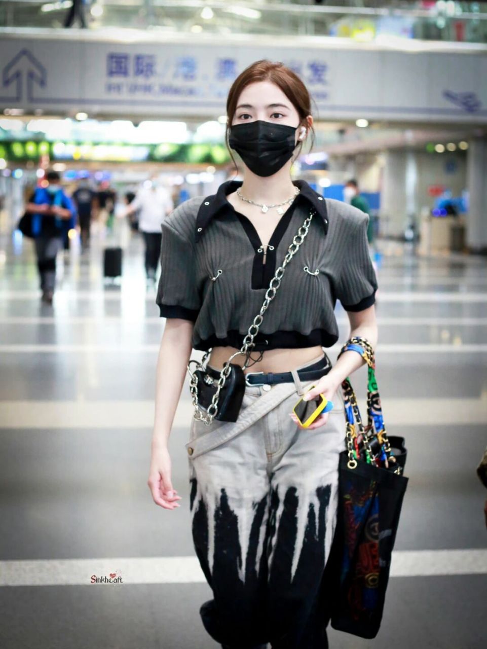 许佳琪新私服 《我在他乡挺好的》许言同款包 许佳琪今日私服, 衣服