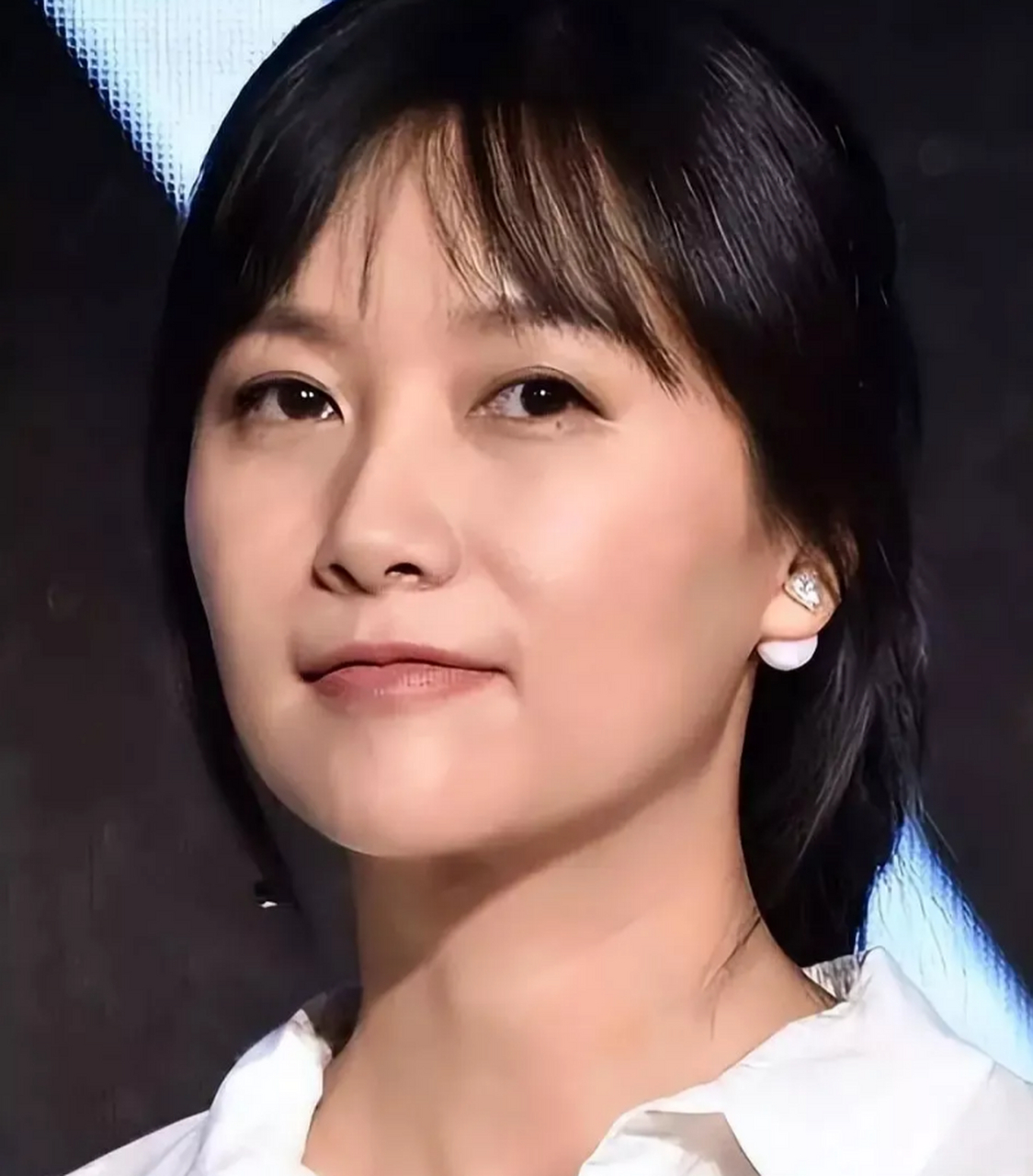 她就是徐静蕾,人称"北京大飒蜜". 高晓松说,"大飒蜜"不是谁都能叫的.