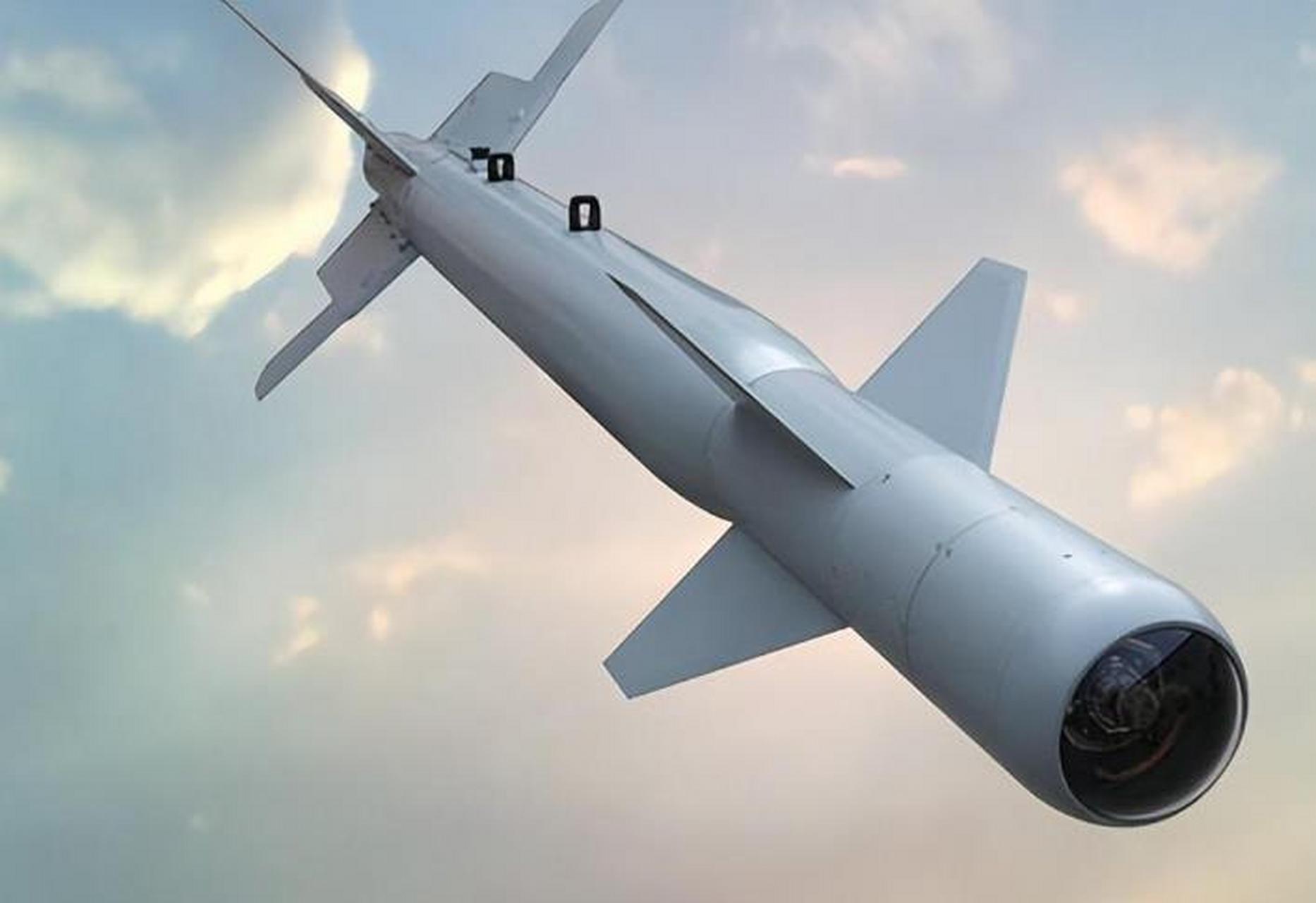 我国首创第一款东风15c钻地导弹技术,能够深入地下70米引爆,精准打击