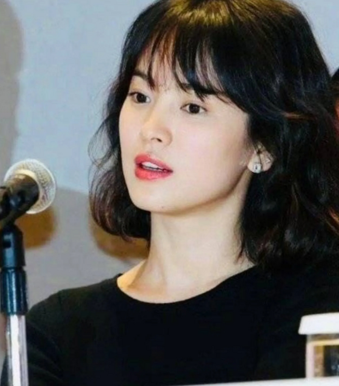 少女时期的宋慧乔照片曝光,和如今的模样好像没多大变化,岁月在她脸上