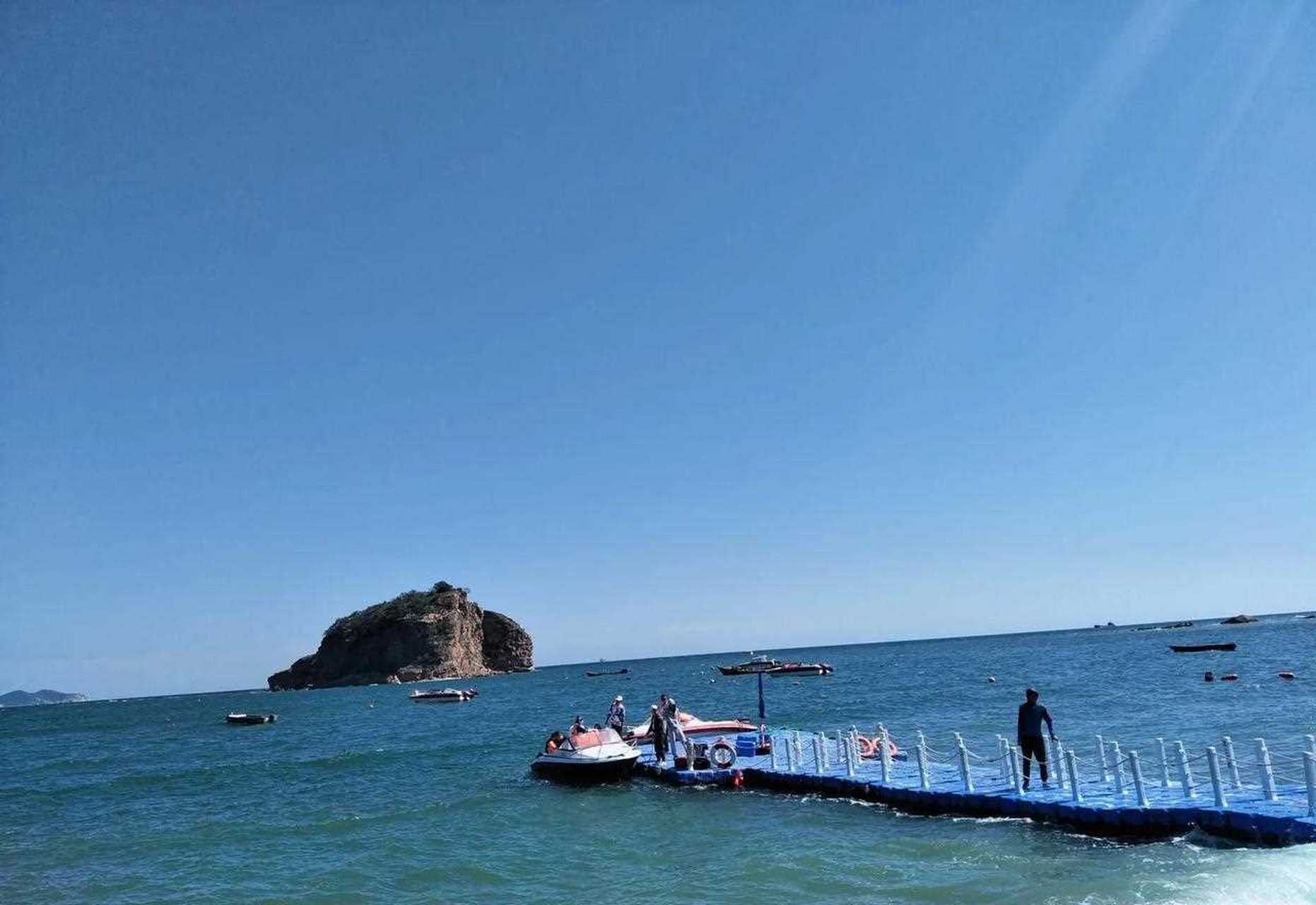 棒槌岛海滨浴场,日清凉好去处.