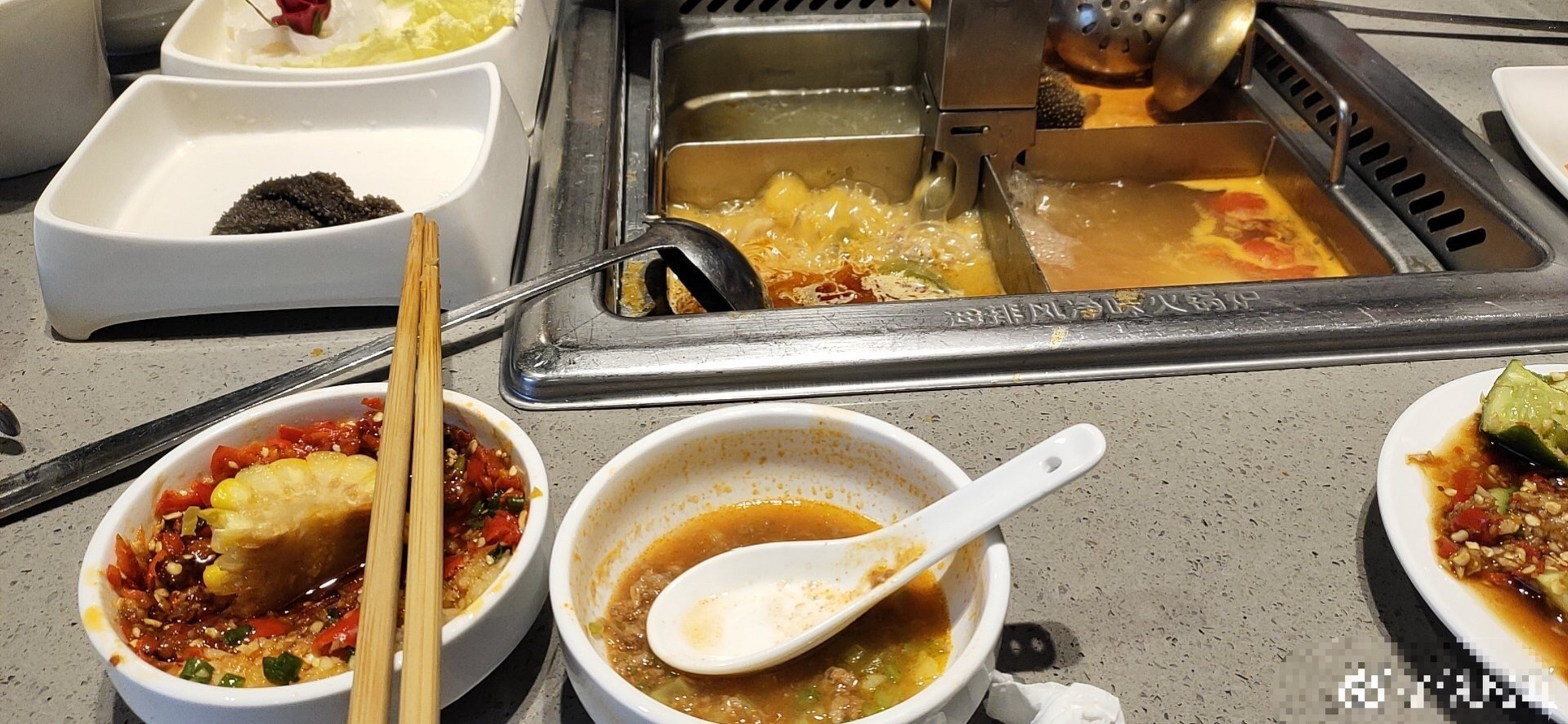 海底捞将牛肉粒换成味伴侣# 味伴侣看着像猫粮!