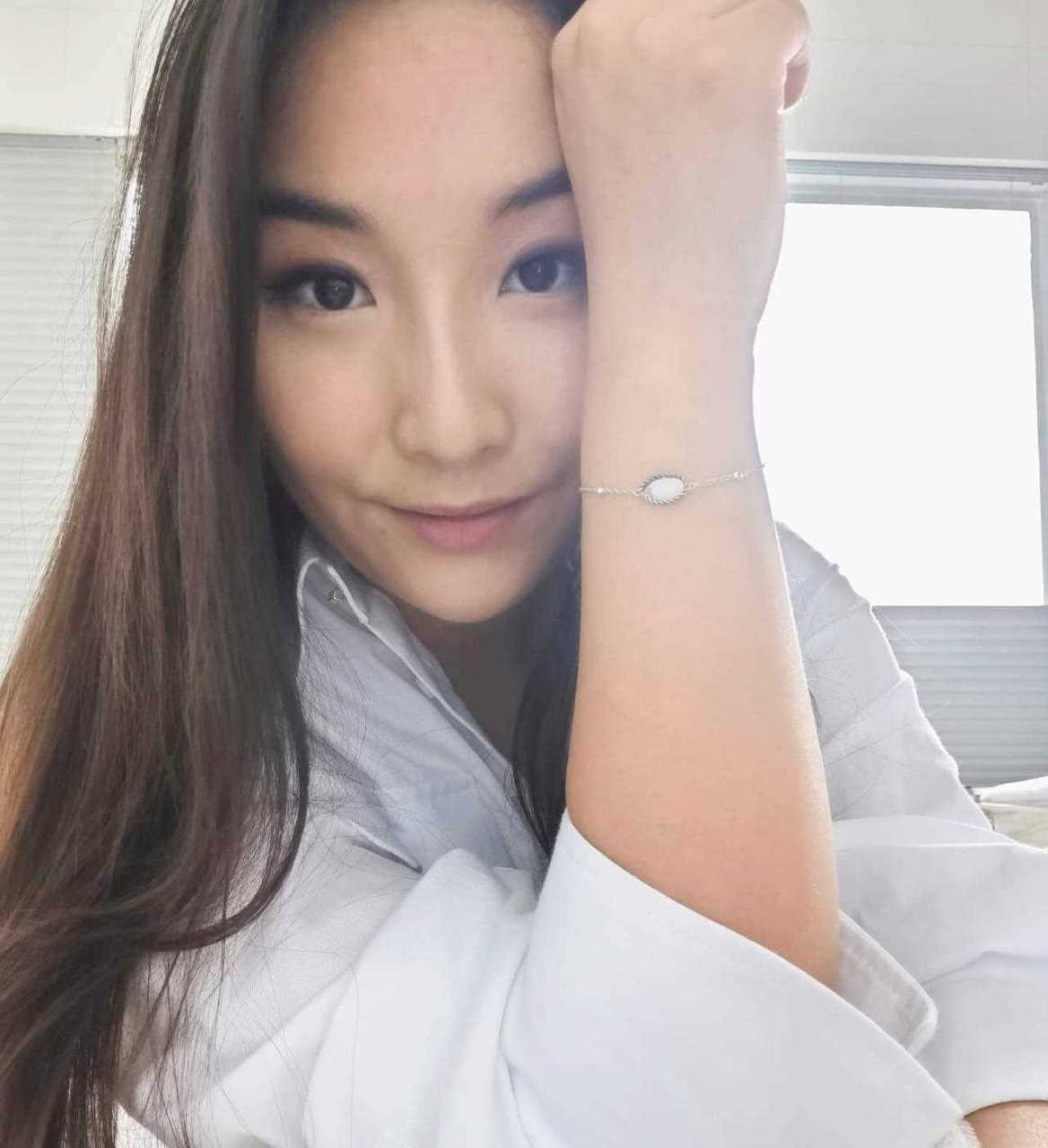 梁家辉女儿图片