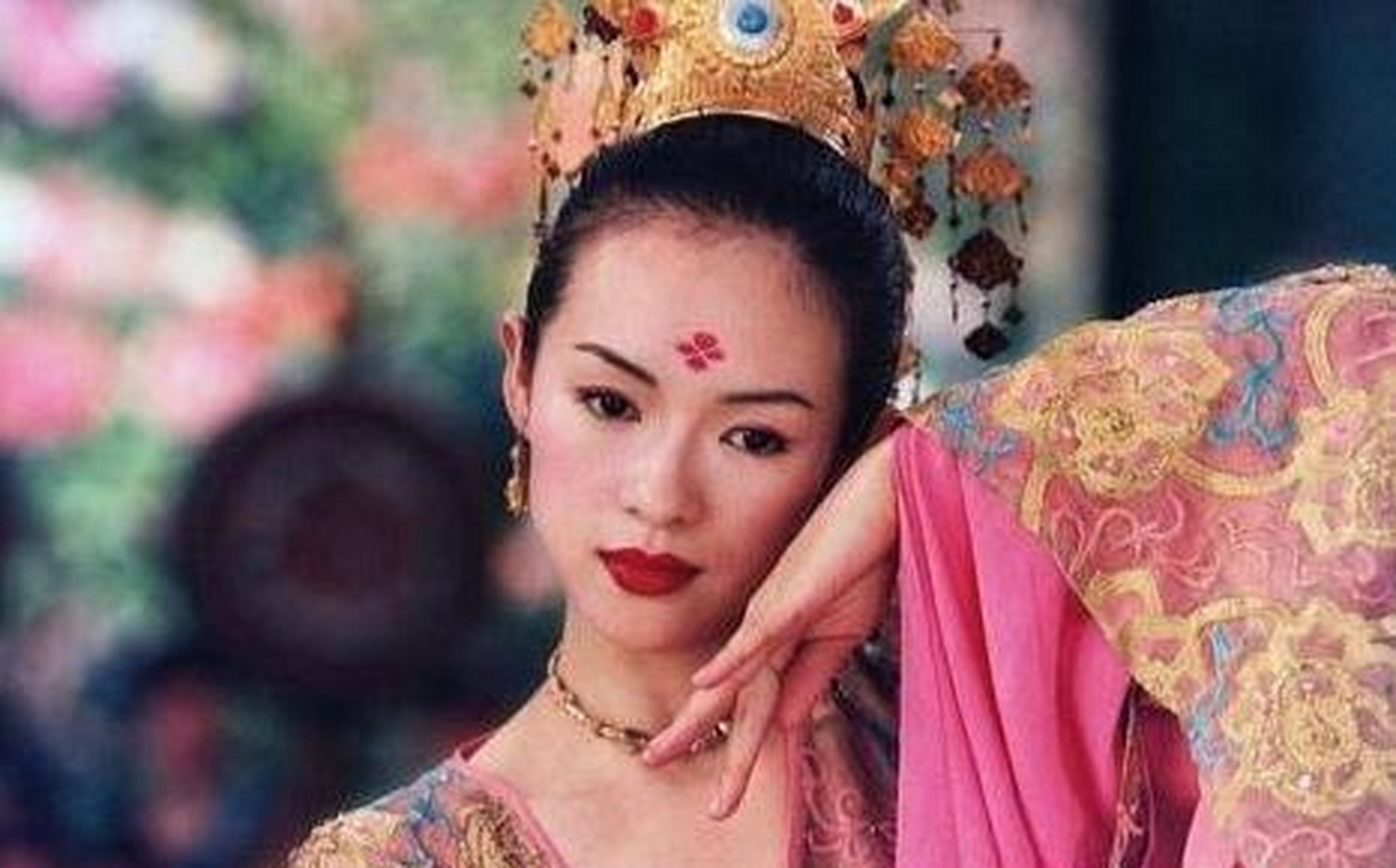 在众多不同类型的电视剧中,古装宫廷剧无疑是不可或缺的一部分,很多