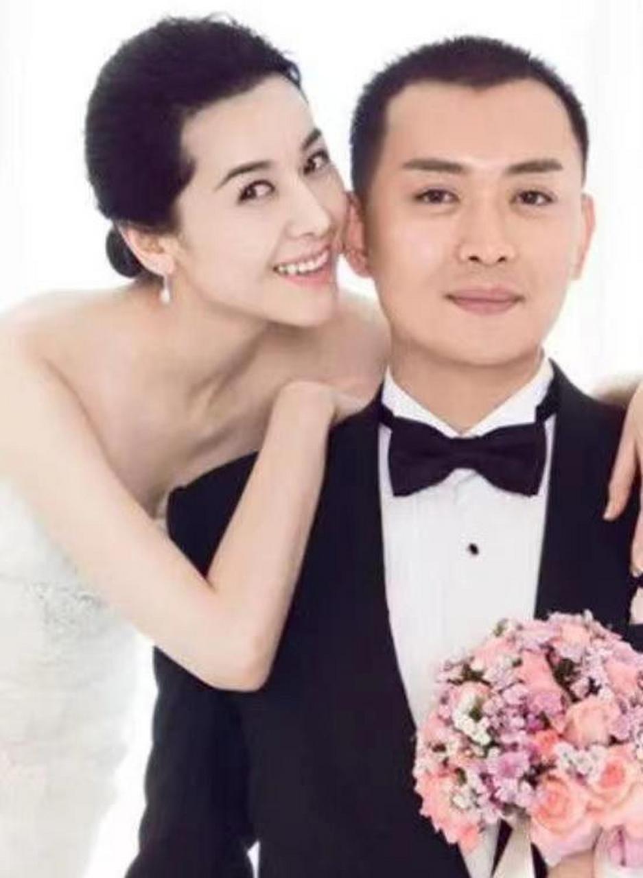 演员黄海冰和闫妍结婚6年了,老婆还是丁克人.