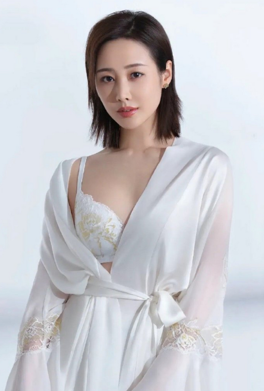 犹抱琵琶半遮面,李纯这组照片很漂亮