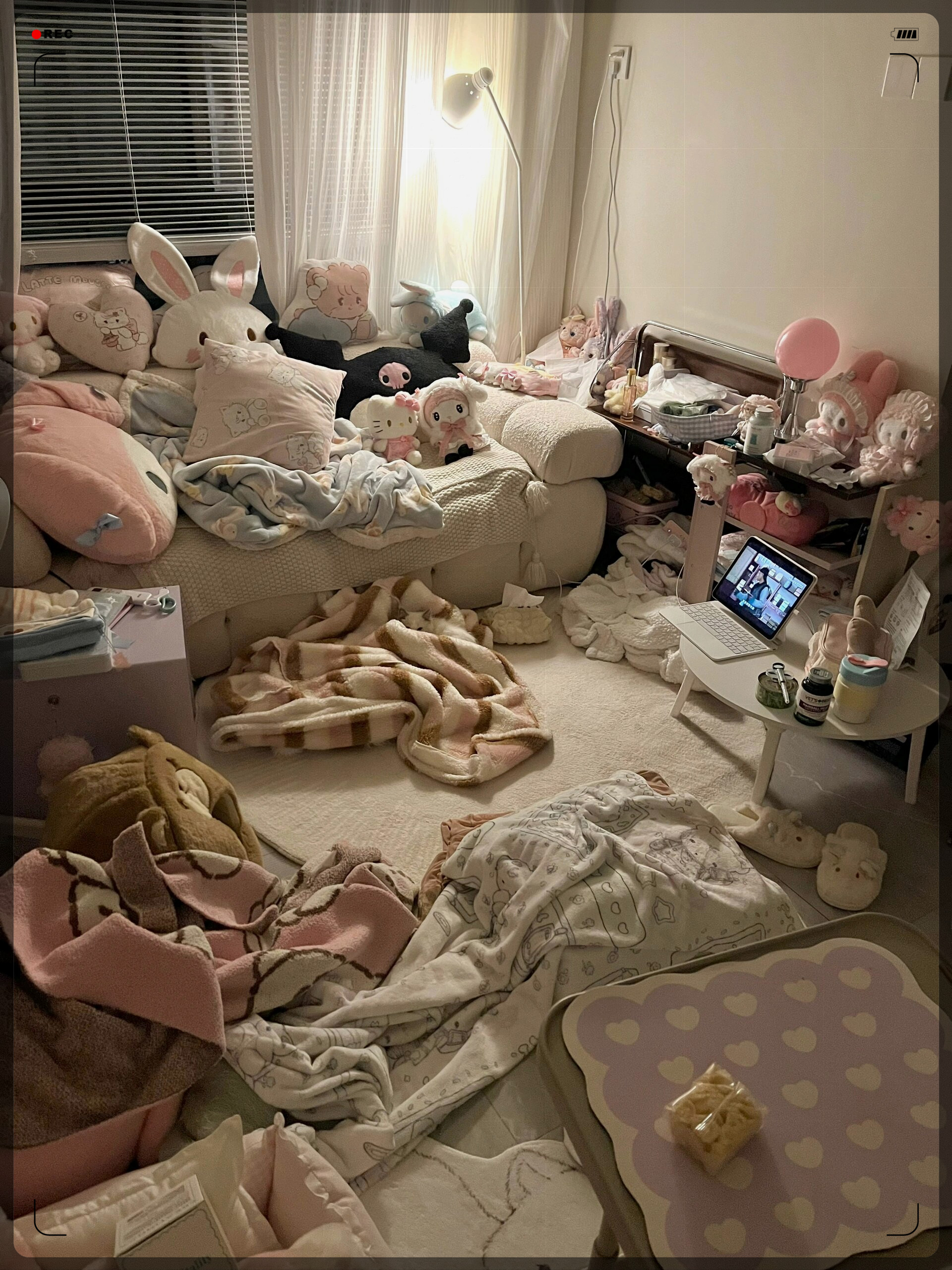 凌乱的房间杂乱的房间图片乱七八糟的房间乱房间杂乱的卧室房间杂乱