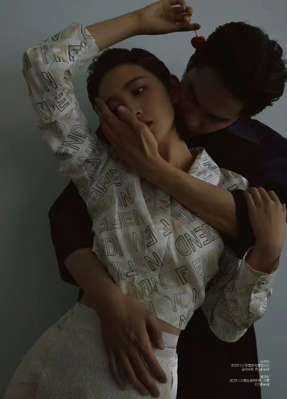 张若昀唐艺昕甜蜜樱桃吻