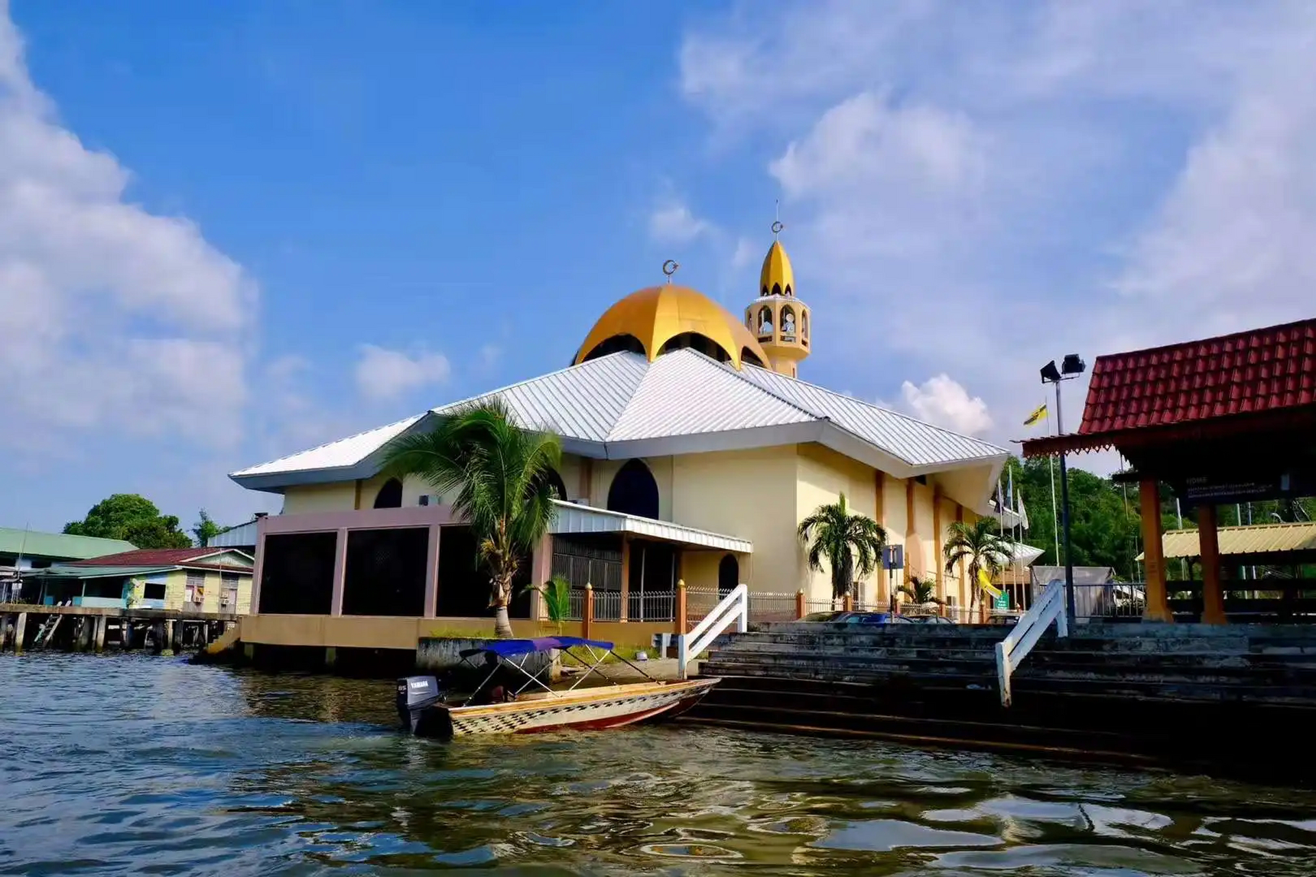 探访华夏邻国# 艾尔水村:地处文莱国内,它是世界上最大的传统水上