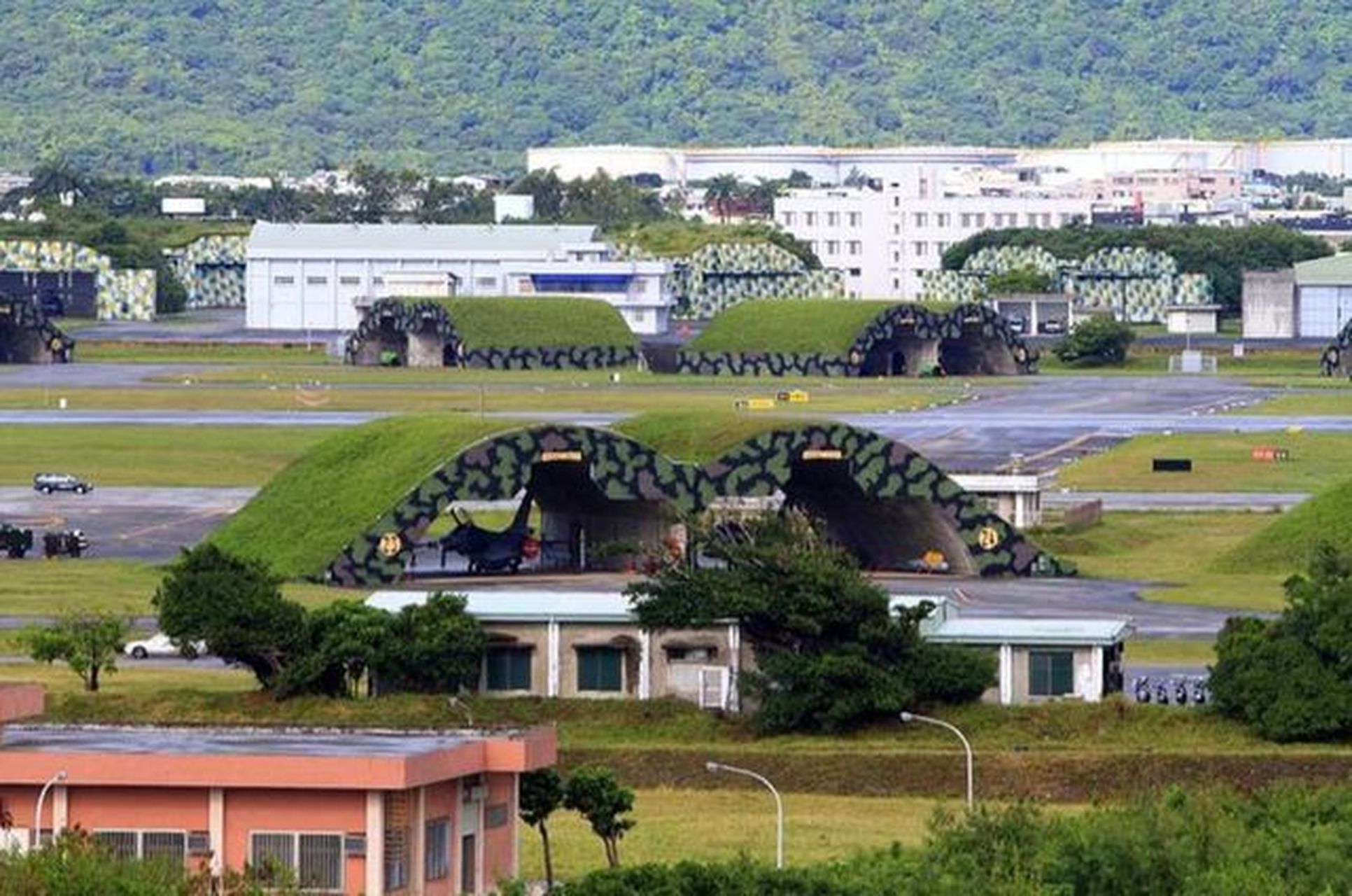 台湾最大空军基地图片