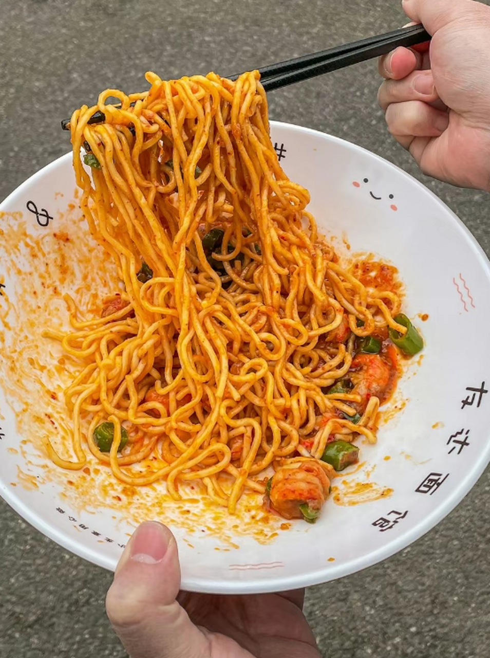 小龙虾拌面6015麻辣上头  02友达小虾尾拌面: 把08小龙虾和