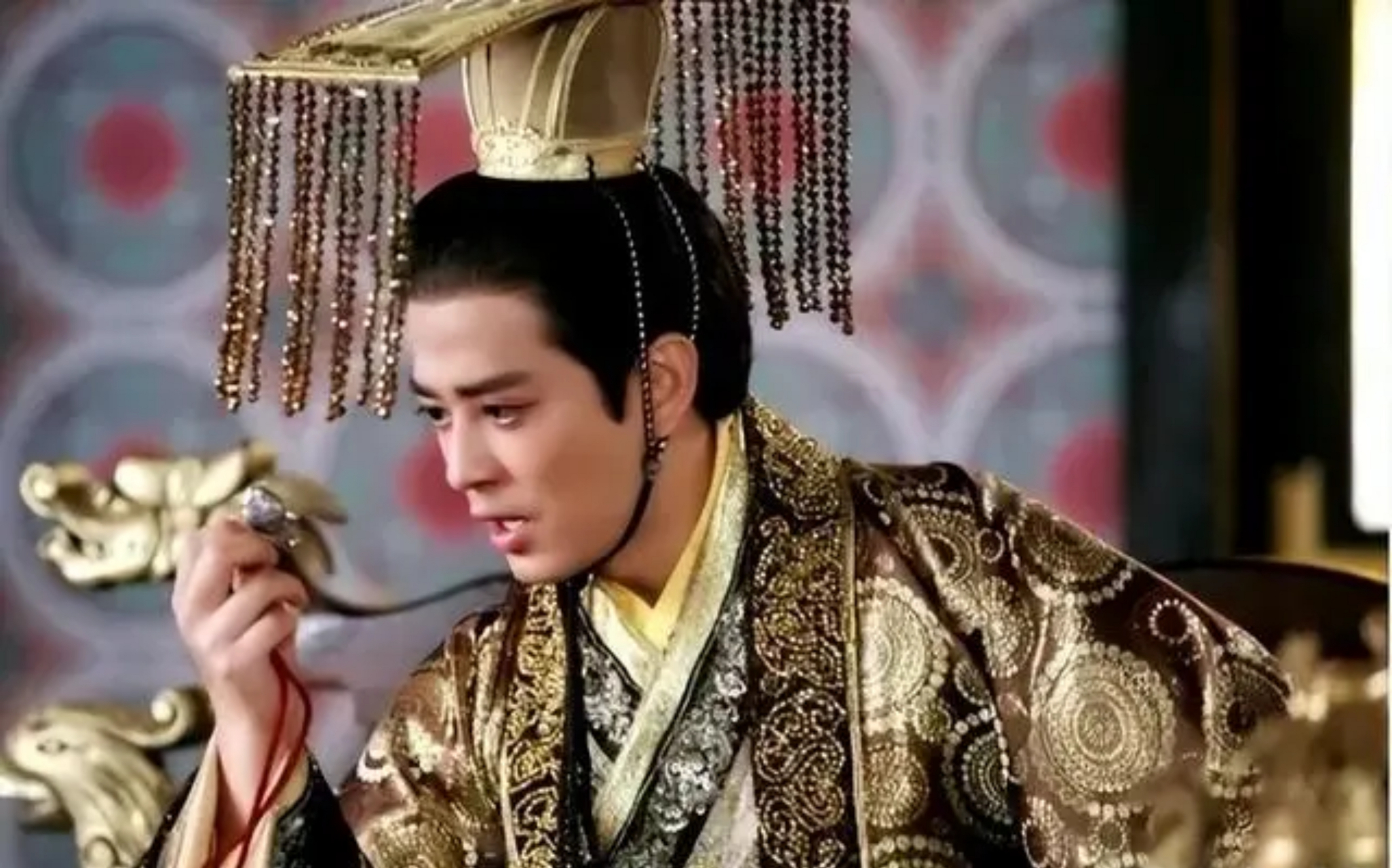 一天,满身酒气的文宣帝高洋来到侄女婆家,问侄女的婆婆李氏想不想丈夫