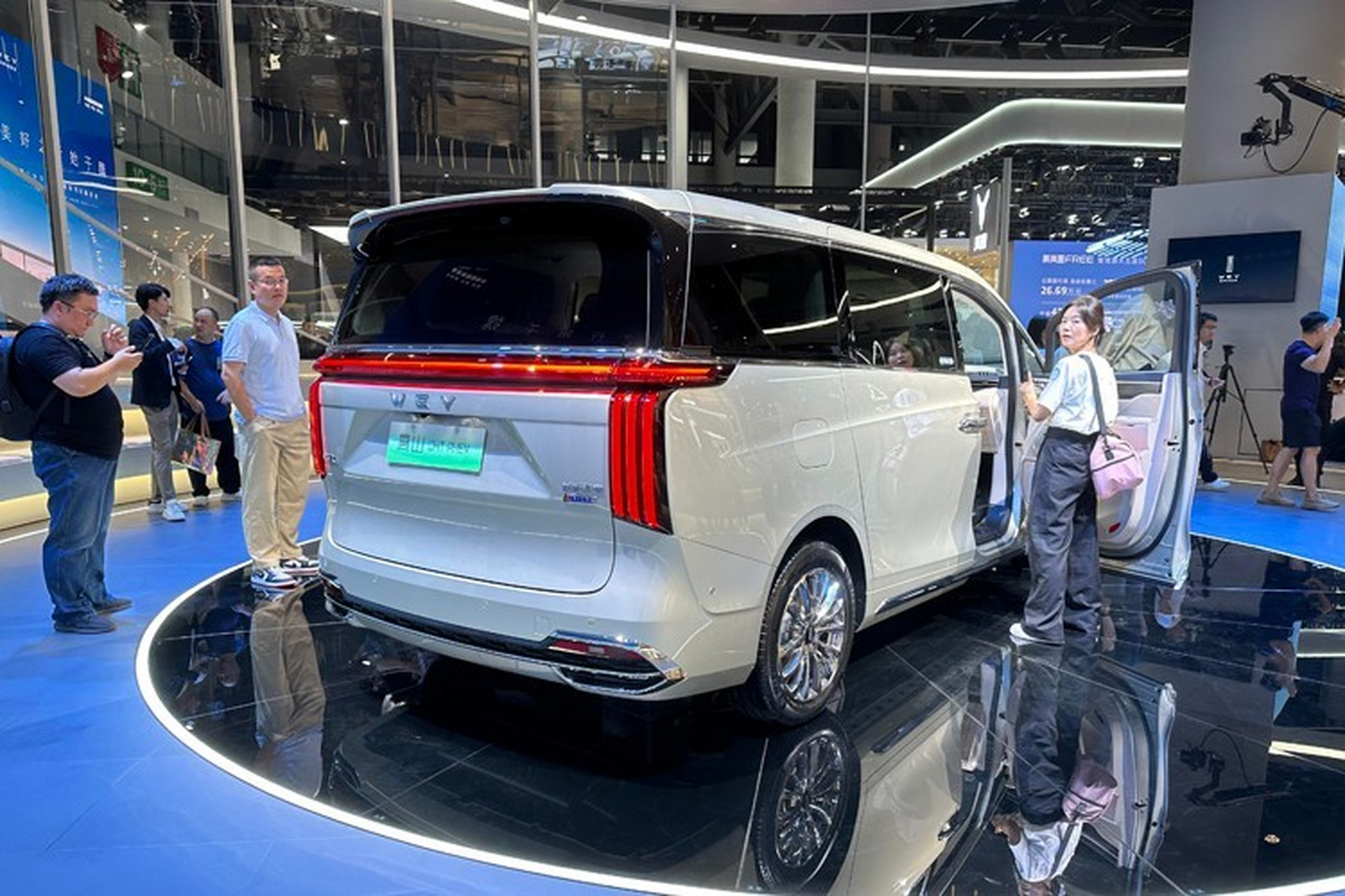 长城魏牌首款豪华中大型mpv——高山dht-phev将在10月18日晚正式上市