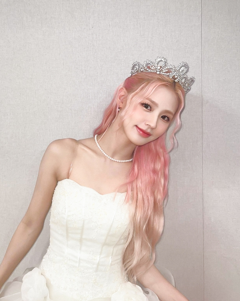 优质作者榜# 甜美优雅,美艳动人的#赵美延# 五官精致,秀发飘逸,身材