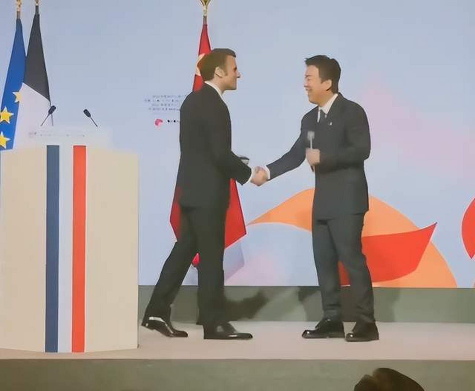 法国总统马克龙访华,参加中法文化之春开幕仪式,此行,他邀请多位法国