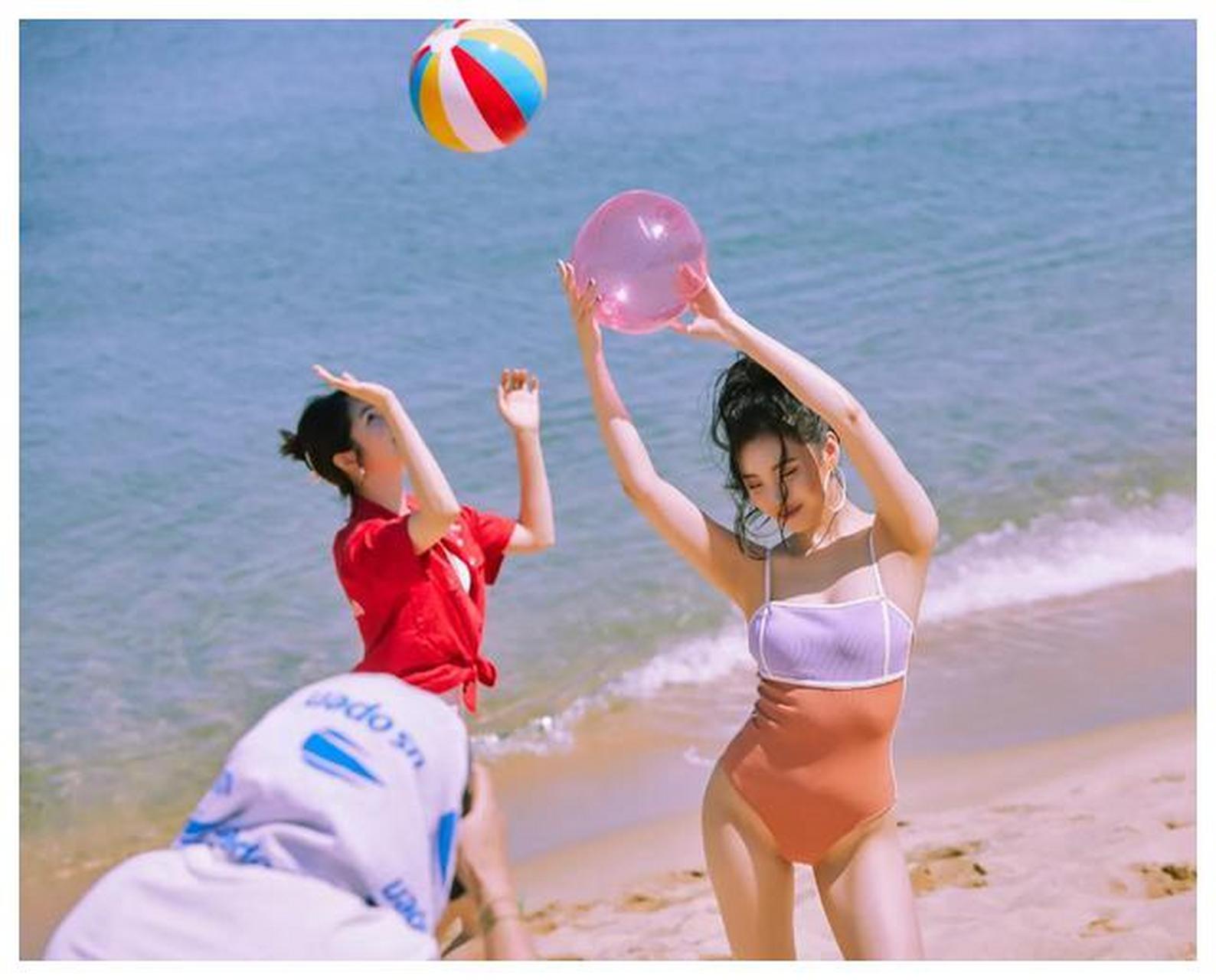 韩国腿精宣美姐姐,沙滩泳装写真大片