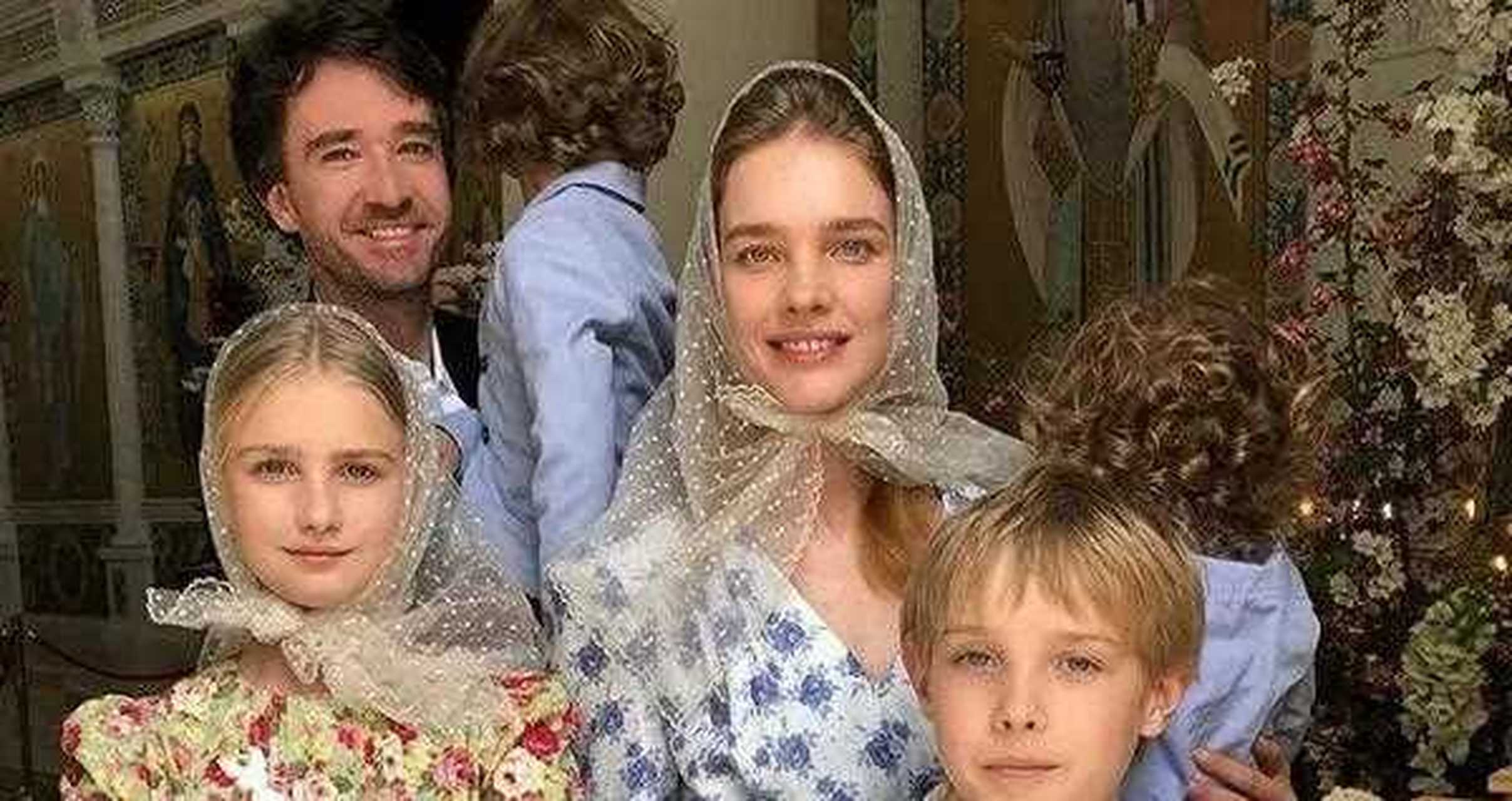 现年40岁是5个孩子的妈妈 水果娜natalia和前夫结婚十年,共同孕育了3