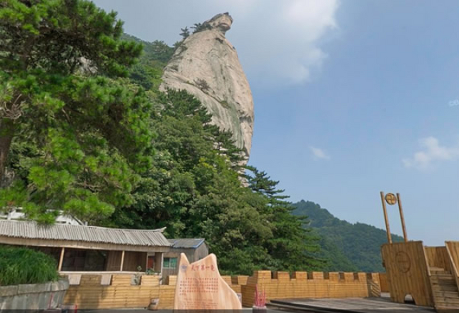 黄冈十大最好玩的地方 ; 1,麻城市龟峰山风景区 国家生态旅游示范区4a