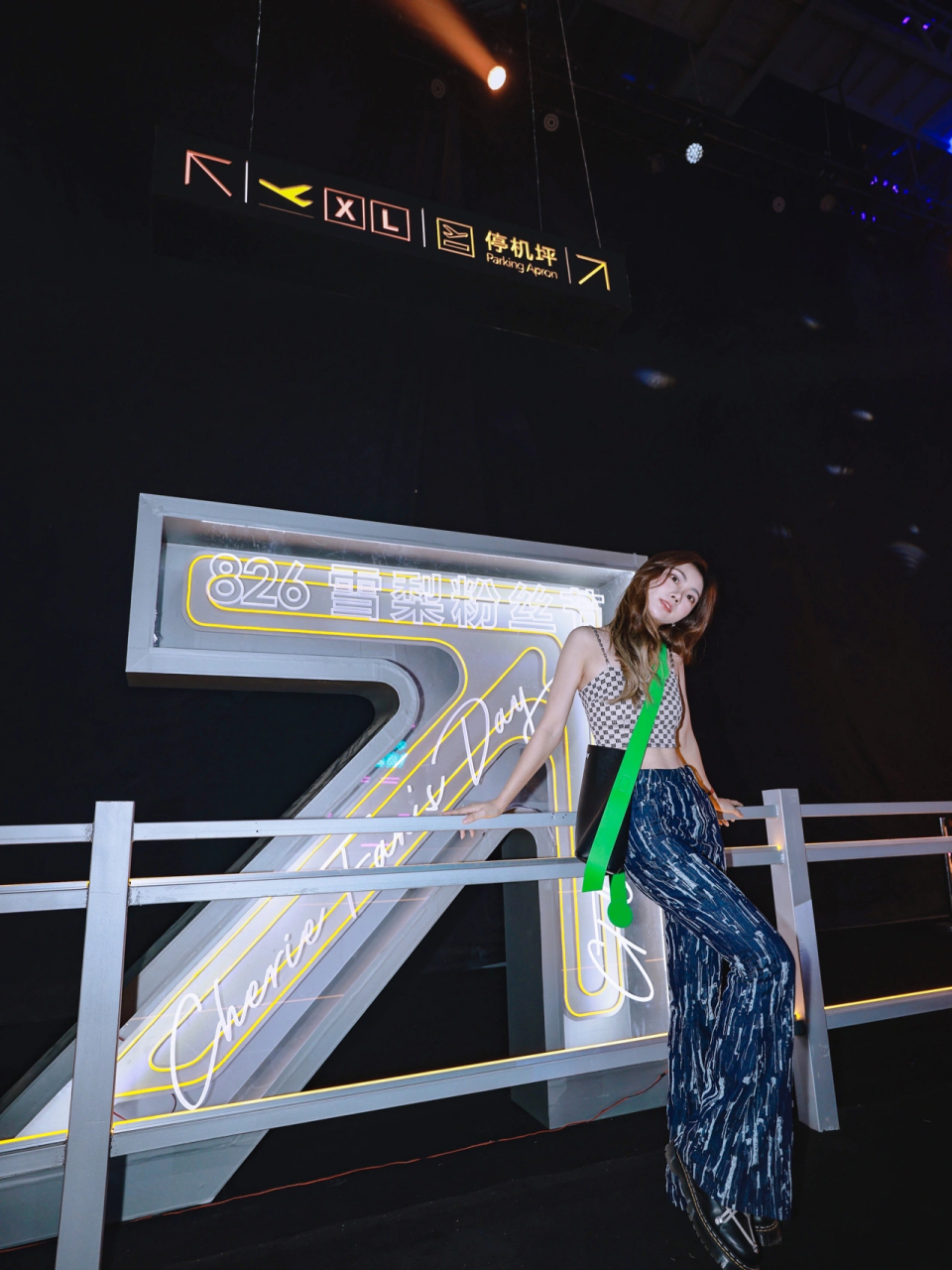 穿越未来|赛博朋克机场拍大片 [照相机]