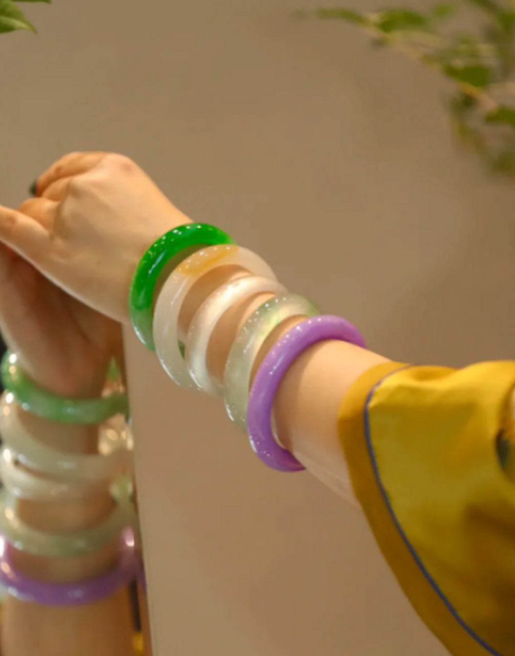 点击头像看直播# #翡翠珠宝#女人打扮自己,不是为了吸引别人,而是