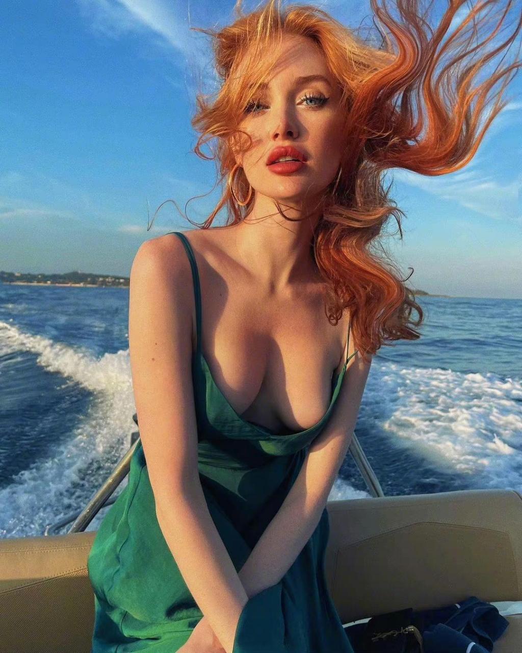 angelina michelle,俄罗斯姑娘演绎森林精灵