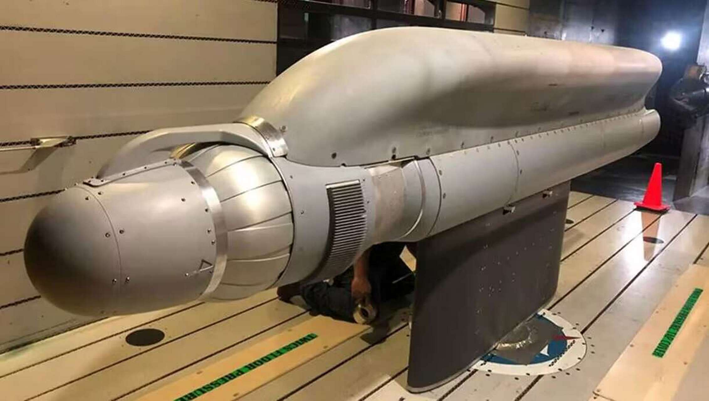 美国军工研制新一代ngj-mb中频电子战吊舱已经有一段时间了,近日,美国