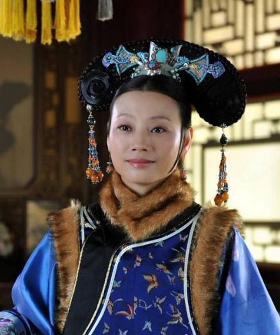 《甄嬛传》曹贵人死都不明白,端妃为何送温宜陪嫁项圈?