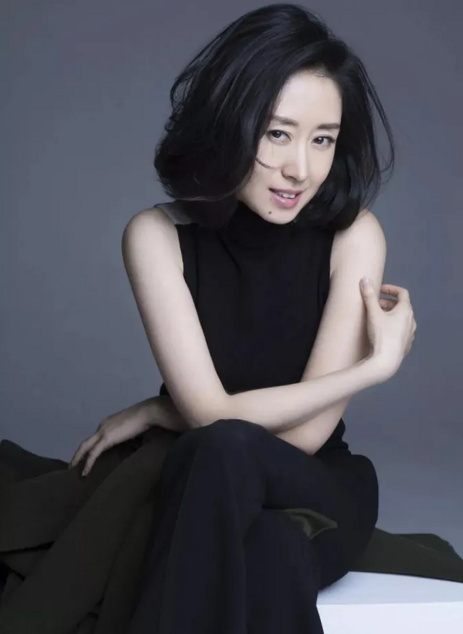 有一天,刘敏涛问年幼的女儿:"宝贝,如果妈妈和别的