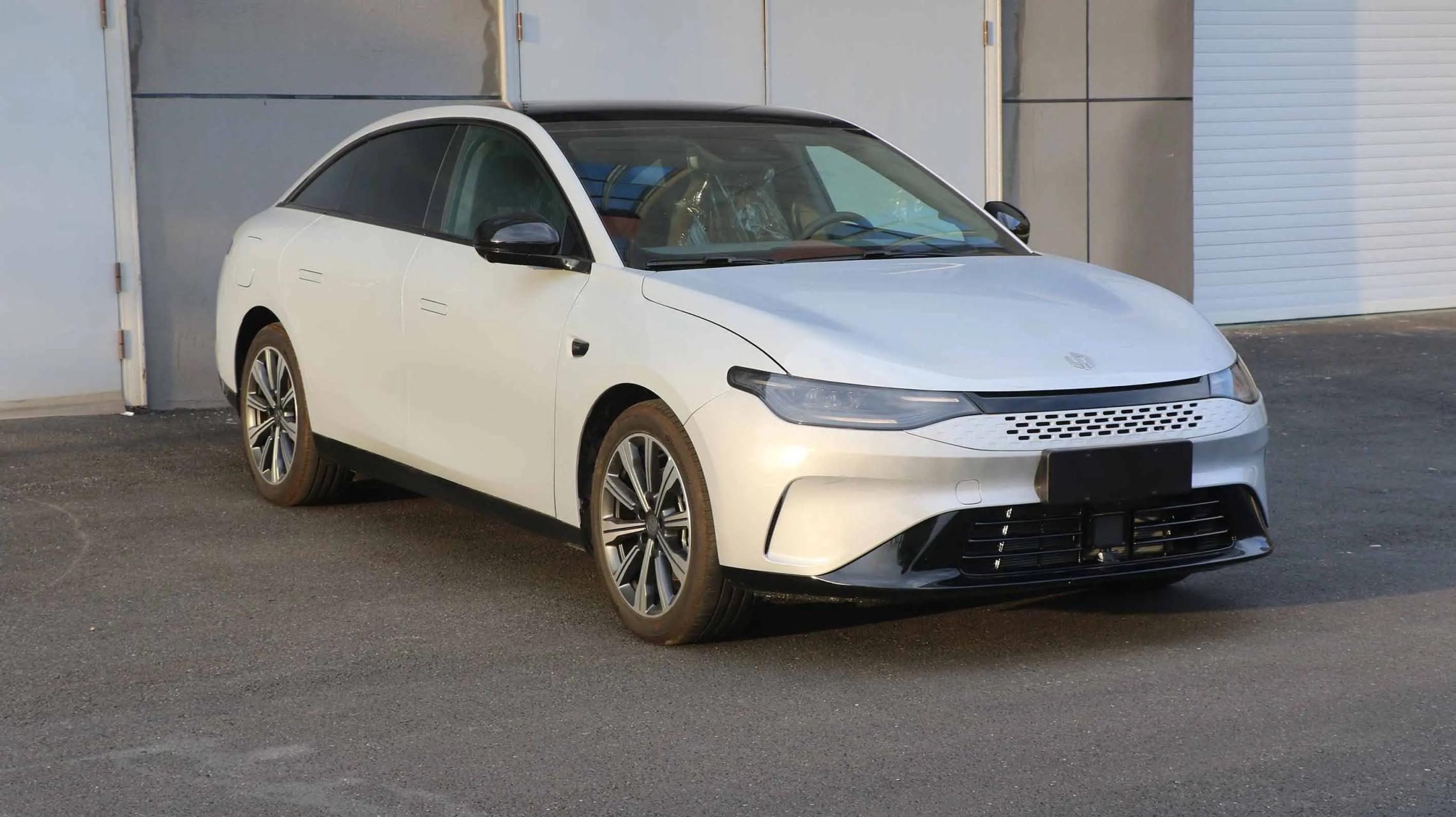 零跑c11增程版拯救的零跑,单个车型占了月销量的一半以上,可以说没有