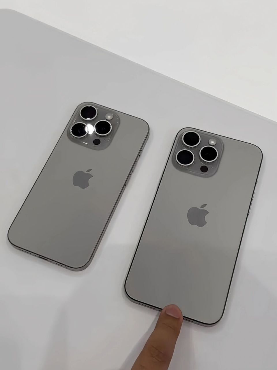 上手实拍 iphone15pro 灰色钛金属原色 上手实拍 个人觉得是15pro系列