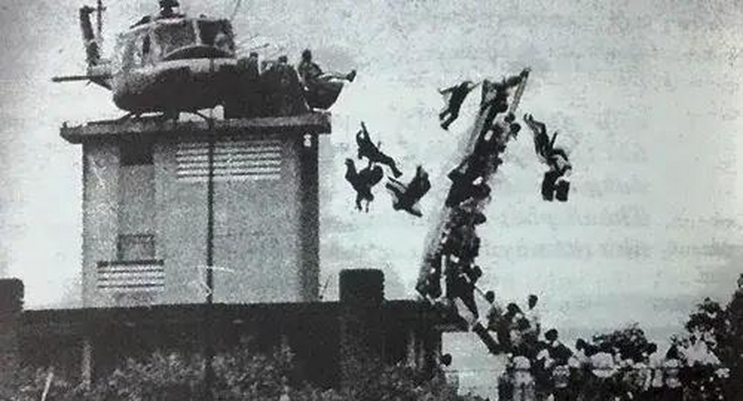 昨日重现,著名的历史瞬间——"西贡铁拳"  1975年4月29至30日,美国在