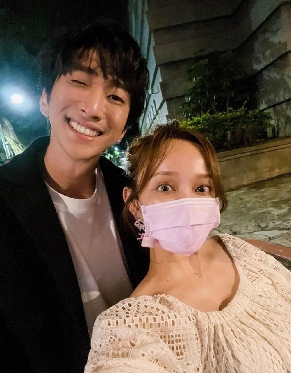 张怀颢揪胞兄张怀秋填词展兄弟情 爱纱携茶饮探班2小时