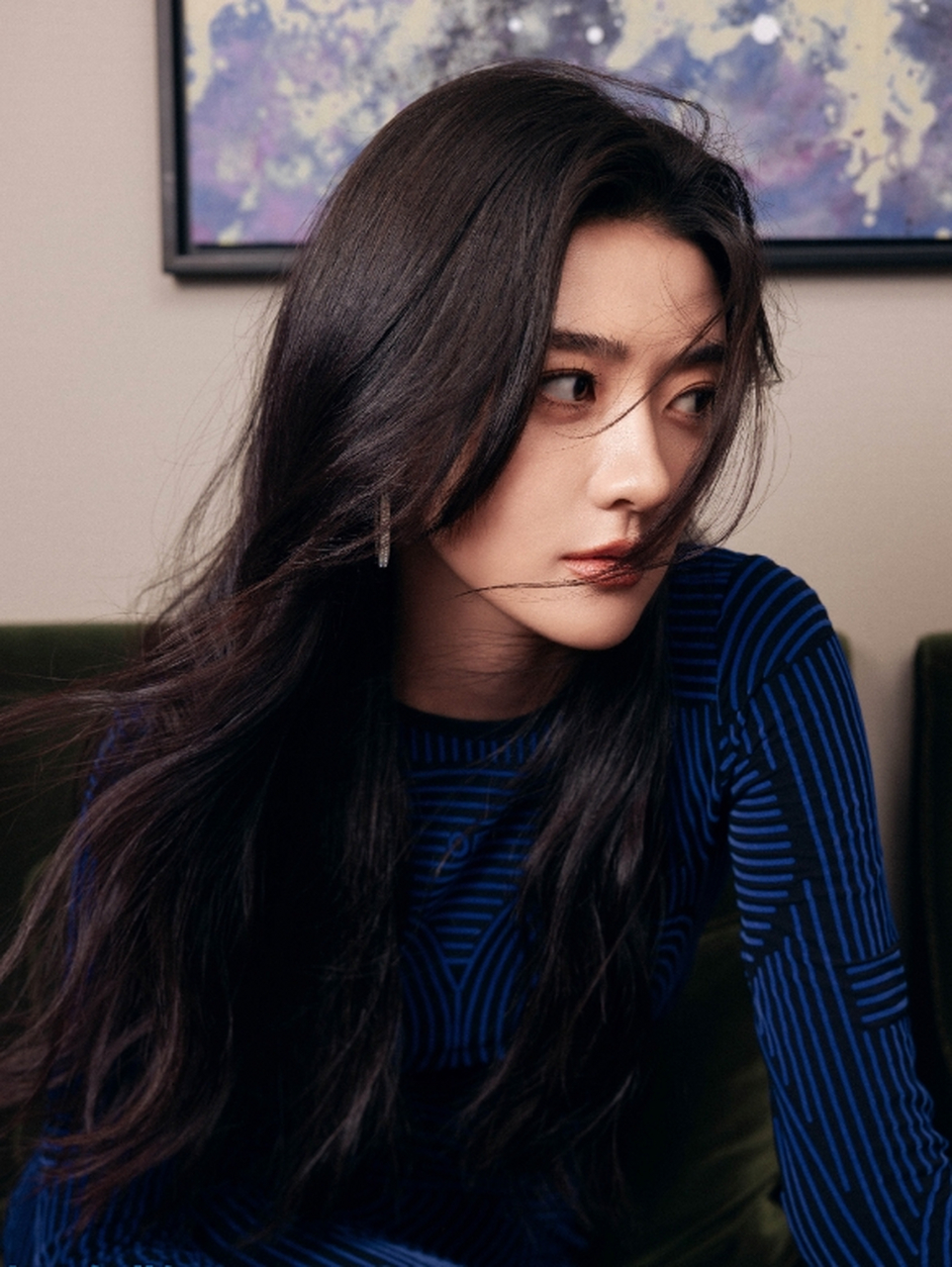 肤白貌美,身材高挑的#梁洁# 明眸似水,千娇百媚,柔情绰态,气质非凡