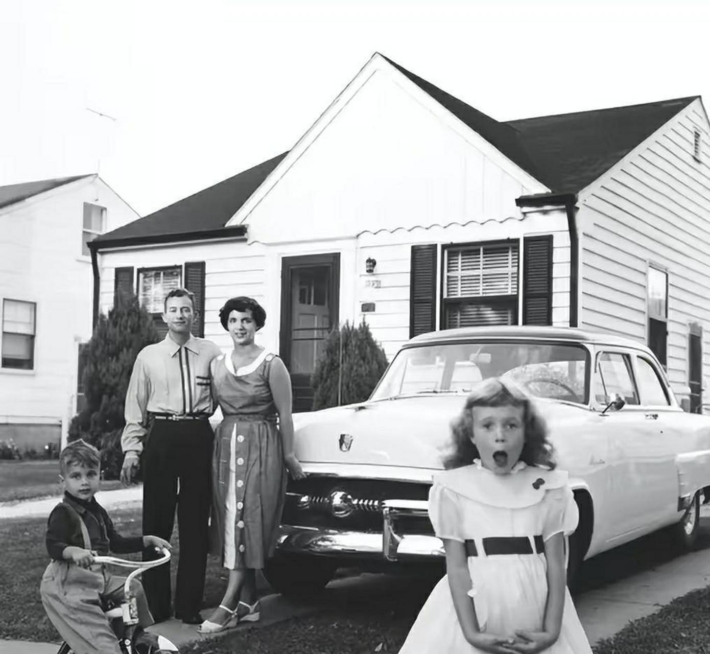 历史老照片,1954 年美国福特工厂一普通家庭!