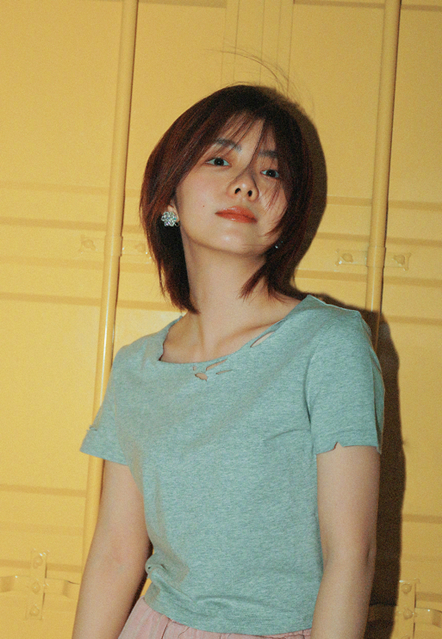 谭松韵的近照,很有松弛感.