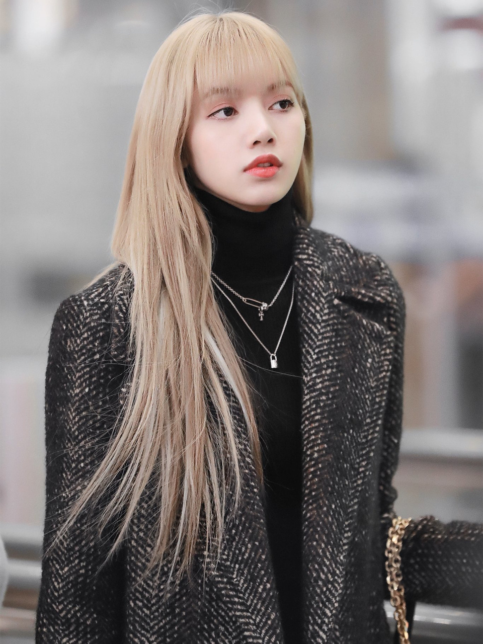 lisa小甜豆日常私服穿搭分享 外套|tagliatore 包包|思琳 celine 钱包